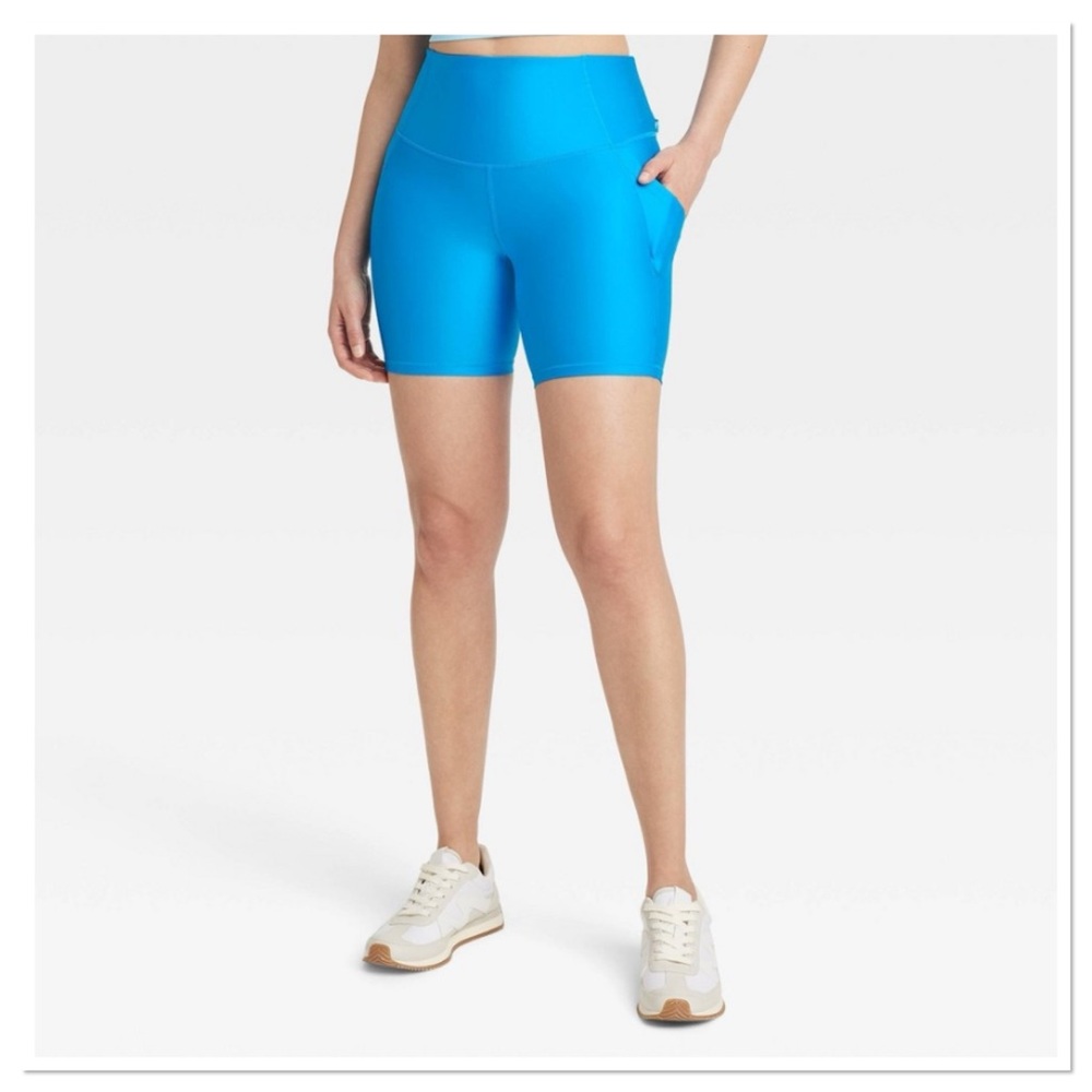 Women’s Effortless Support High Rise Pocketed Bike Shorts All In Motion